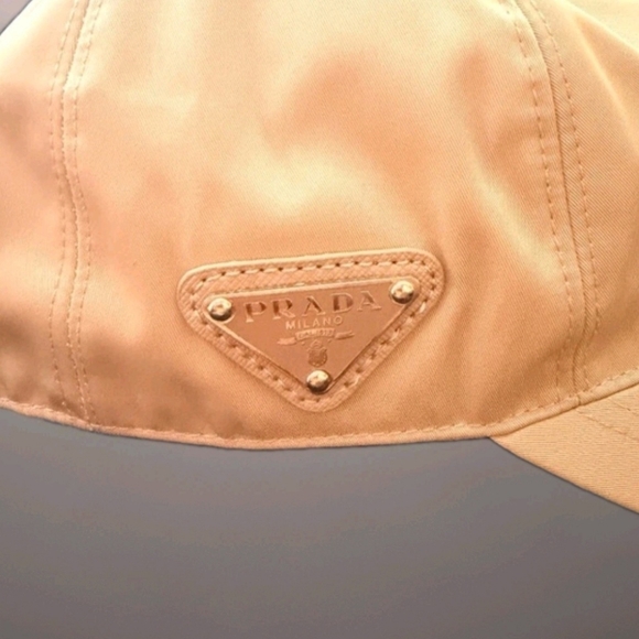 Prada ( Unisex) Cream / Beige Baseball Cap Logo Plaque Re-nylon Size L ( EUC) - Picture 4 of 6